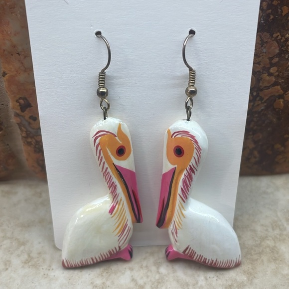 Women’s Wooden Dangle Earrings Pelican Fun Party Halloween Animal White Pink - Picture 2 of 9